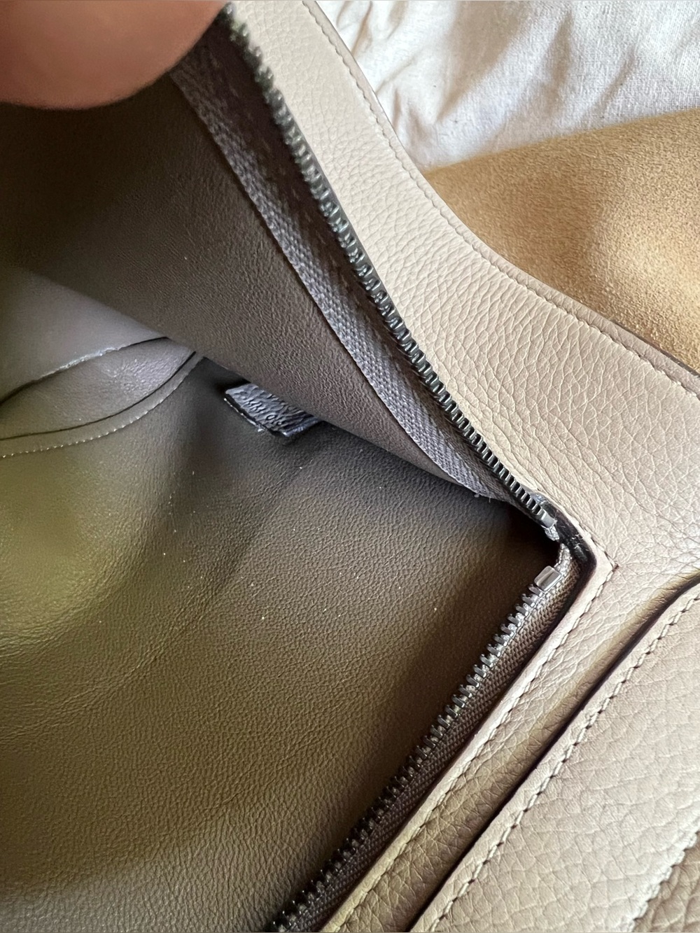 Celine $2950 nude medium trapeze tote - Picture 7 of 14
